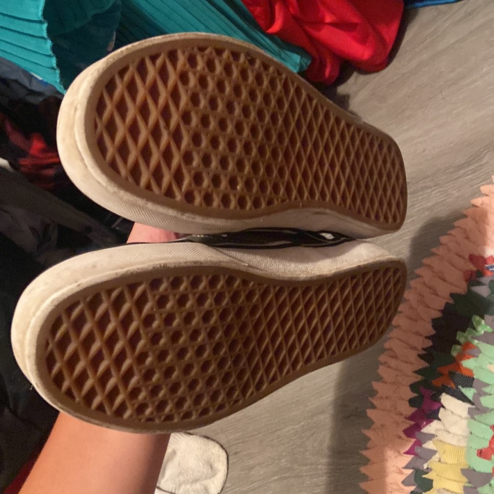 Vans - Picture 4 of 5